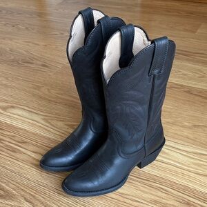 NWOT Shyanne Women’s Rival Performance Round Toe Western Boots